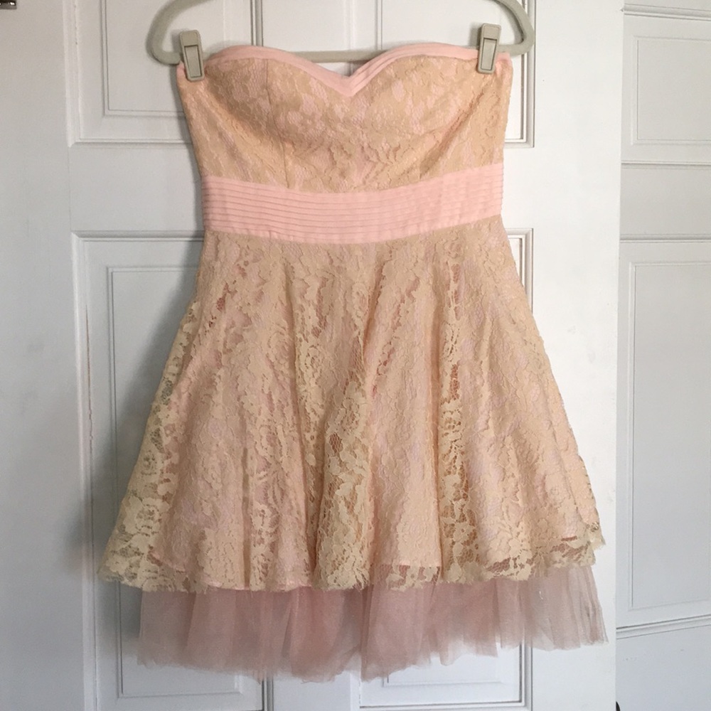 Boutique formal dress size M never worn!